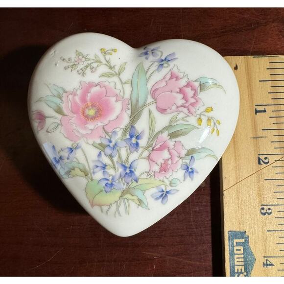 Vintage Fine China Japan Porcelain Ceramic Small Heart Shaped Trinket Box Floral - Picture 9 of 9